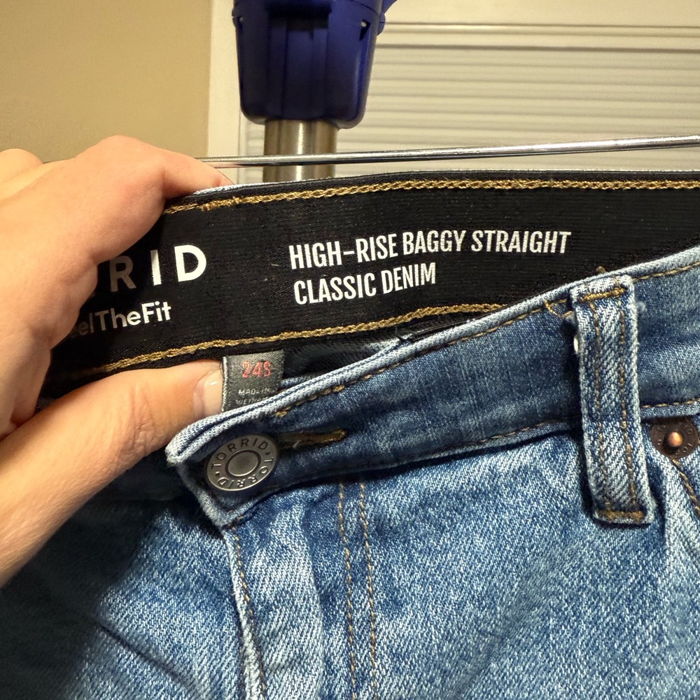 Torrid Size 24 Short- High Rise Baggy Straight Distressed Jeans - Picture 6 of 8